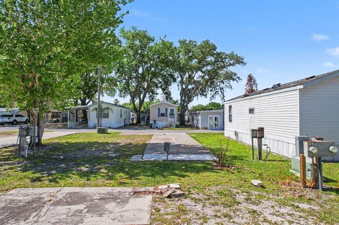 58  Leisure Dr, Auburndale, FL 33823