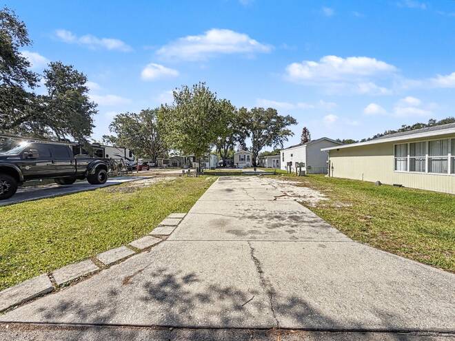 58  Leisure Dr, Auburndale, FL 33823
