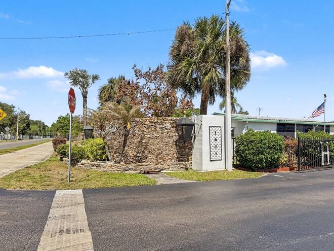 58  Leisure Dr, Auburndale, FL 33823