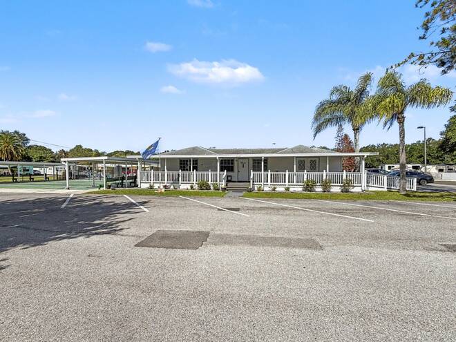 58  Leisure Dr, Auburndale, FL 33823