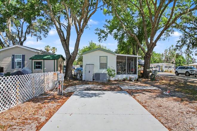 58  Leisure Dr, Auburndale, FL 33823