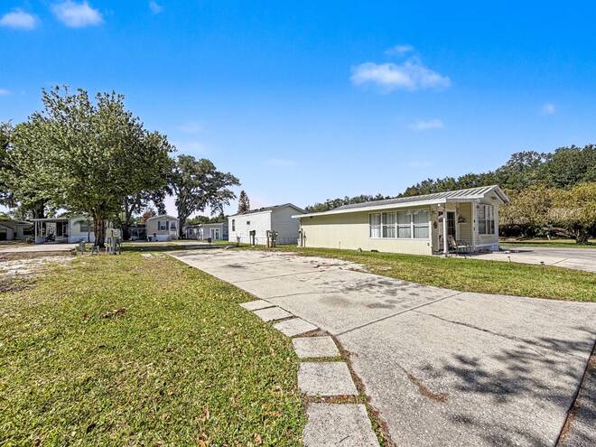 58  Leisure Dr, Auburndale, FL 33823