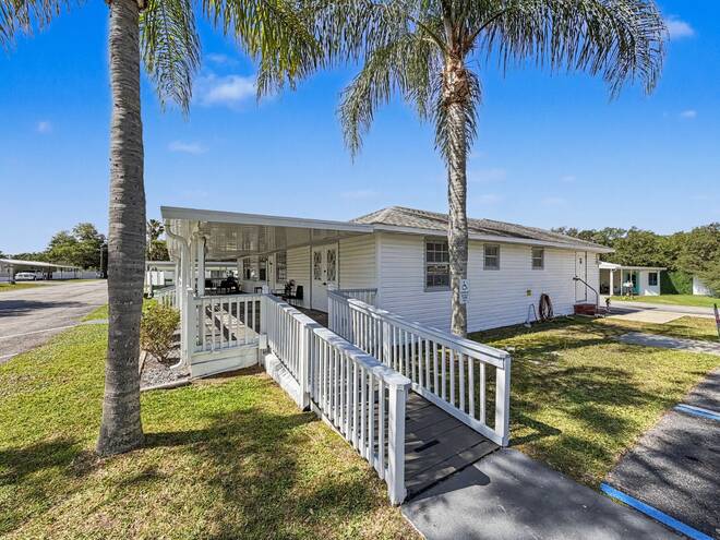 58  Leisure Dr, Auburndale, FL 33823