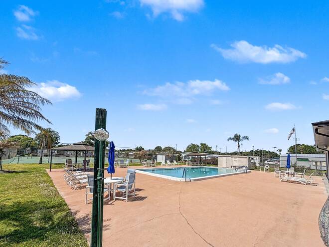 58  Leisure Dr, Auburndale, FL 33823