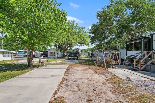 58  Leisure Dr, Auburndale, FL 33823
