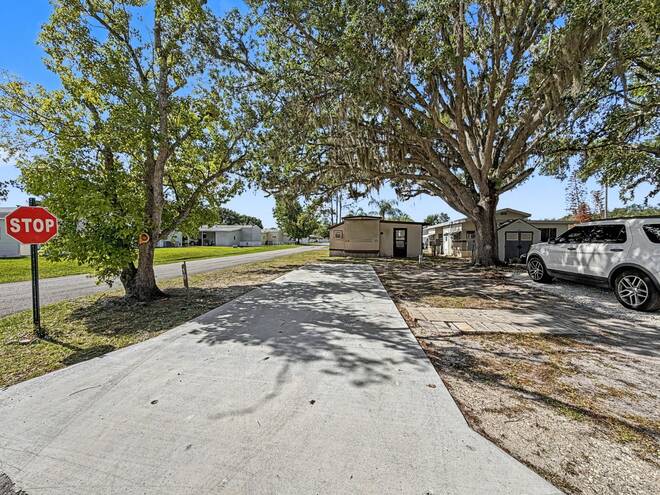 58  Leisure Dr, Auburndale, FL 33823