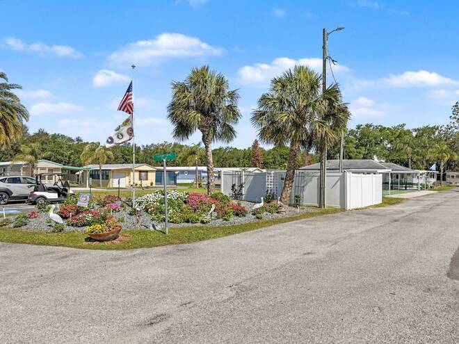 58  Leisure Dr, Auburndale, FL 33823