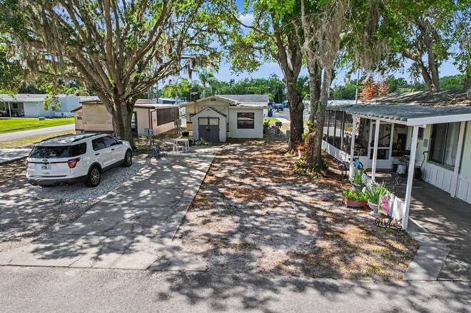 58  Leisure Dr, Auburndale, FL 33823