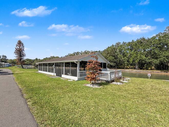 58  Leisure Dr, Auburndale, FL 33823