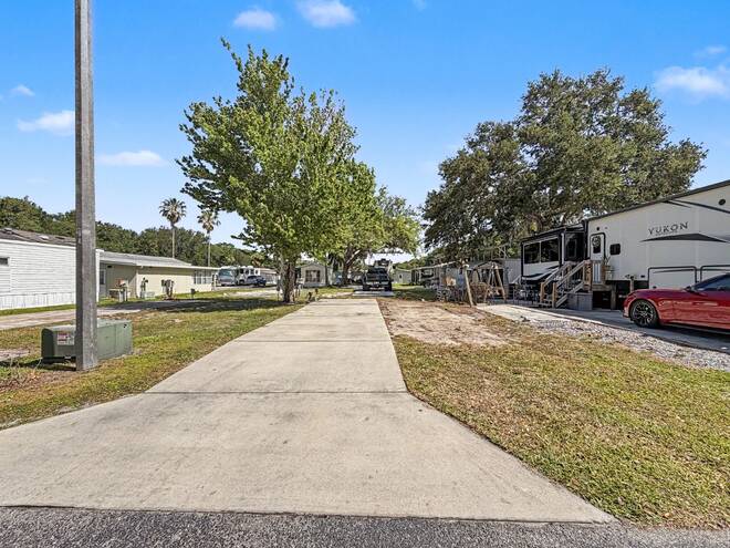58  Leisure Dr, Auburndale, FL 33823