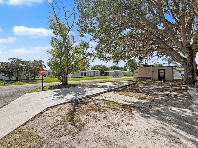 58  Leisure Dr, Auburndale, FL 33823