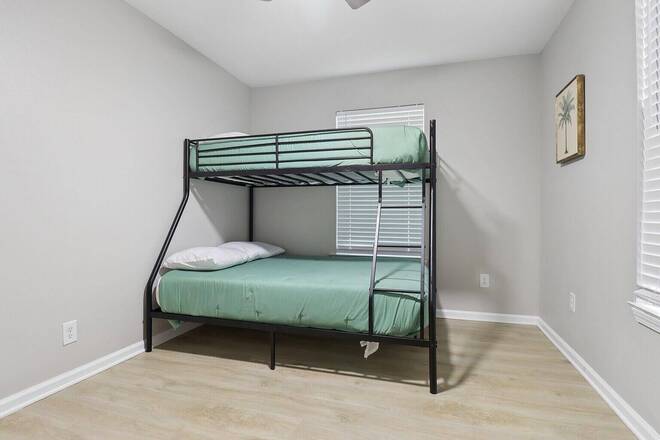 104  Reed Rd, Pensacola, FL 32507