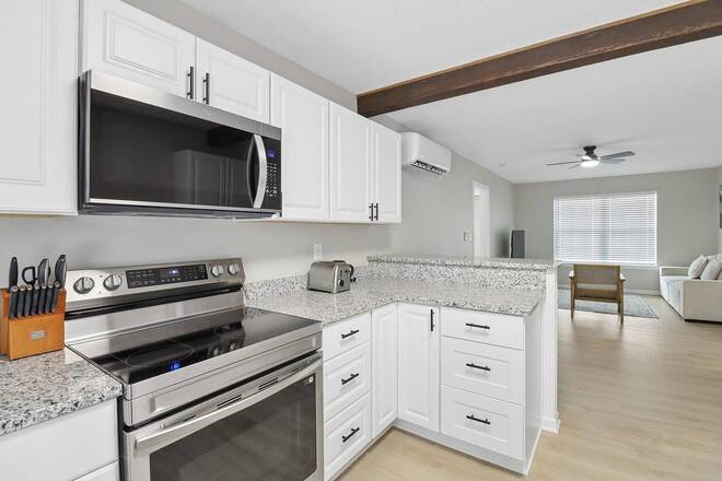 104  Reed Rd, Pensacola, FL 32507