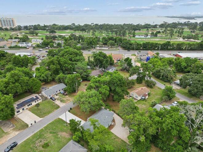 104  Reed Rd, Pensacola, FL 32507