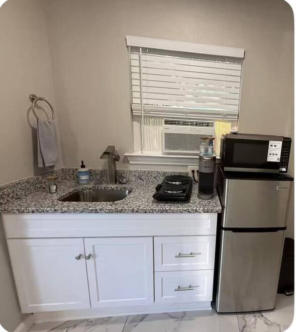 104  Reed Rd, Pensacola, FL 32507