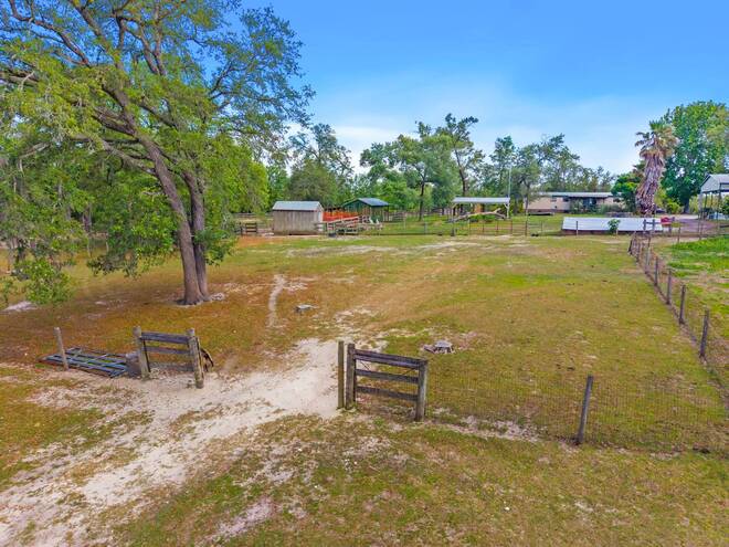 1681 W Cardinal St, Lecanto, FL 34461