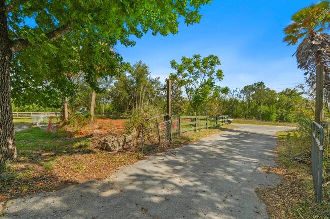1681 W Cardinal St, Lecanto, FL 34461