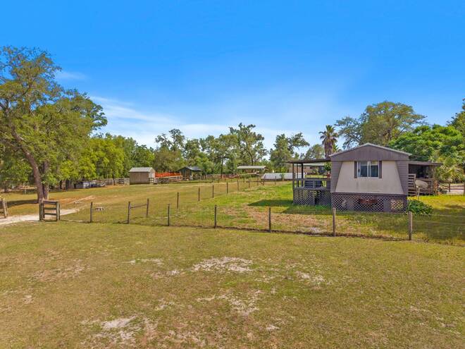 1681 W Cardinal St, Lecanto, FL 34461