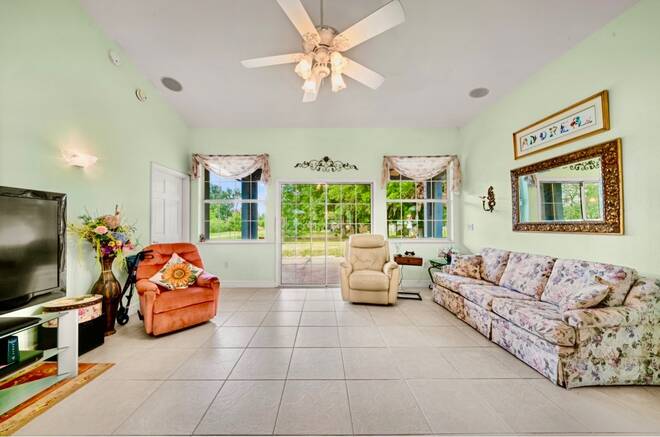 930 Us Highway 98 W, Frostproof, FL 33843