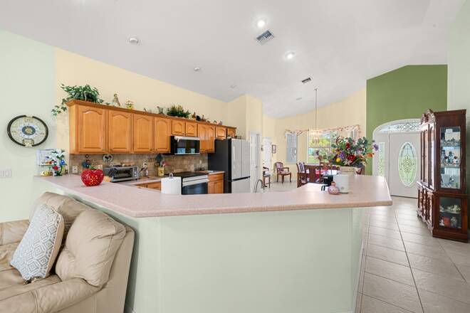 930 Us Highway 98 W, Frostproof, FL 33843