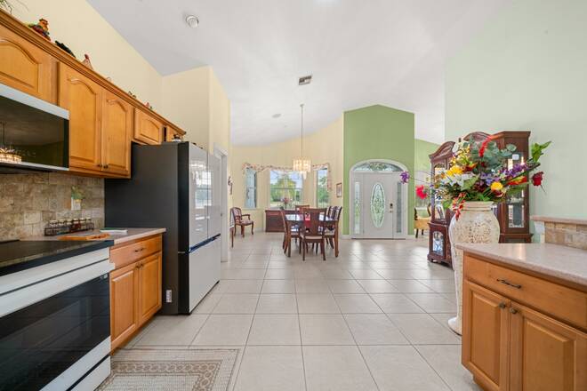 930 Us Highway 98 W, Frostproof, FL 33843
