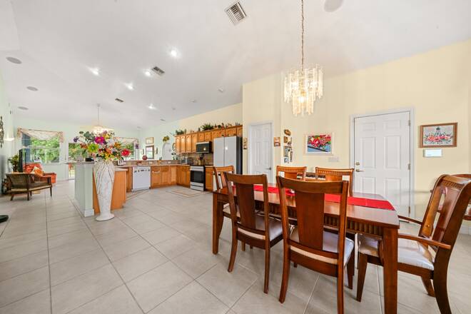930 Us Highway 98 W, Frostproof, FL 33843