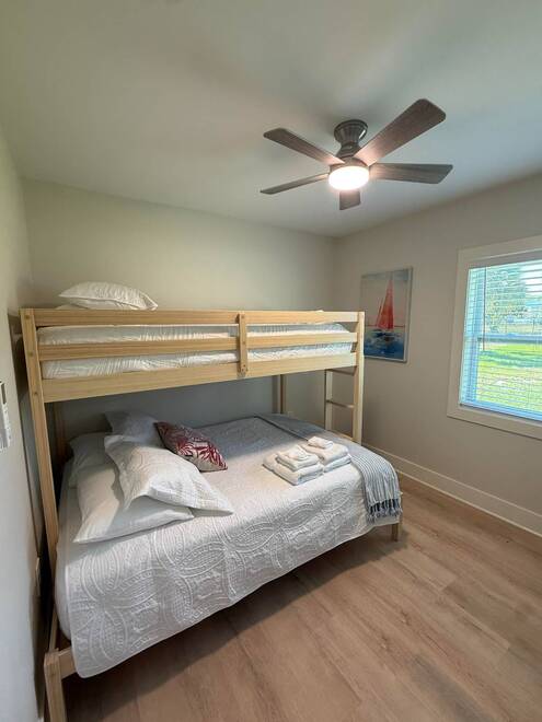 605 Edgewater Dr, Pensacola, FL 32507