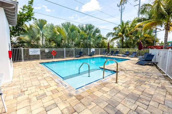 101 11th Street, #15, Marathon, FL 33050