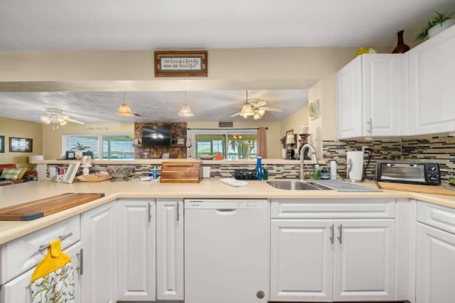 117 Lake Francis Dr, Lake Placid, FL 33852