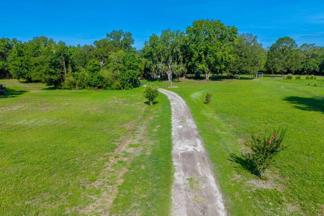 10400 SW 66th Ave, Hampton, FL 32044