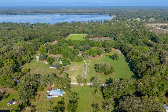 10400 SW 66th Ave, Hampton, FL 32044