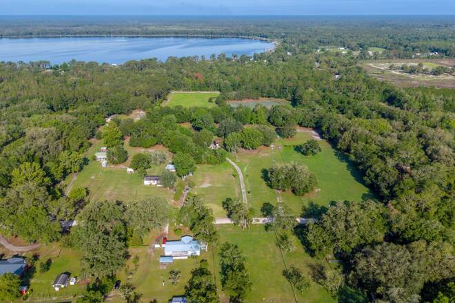 10400 SW 66th Ave, Hampton, FL 32044
