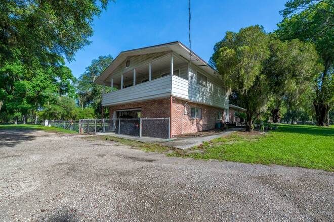 10400 SW 66th Ave, Hampton, FL 32044