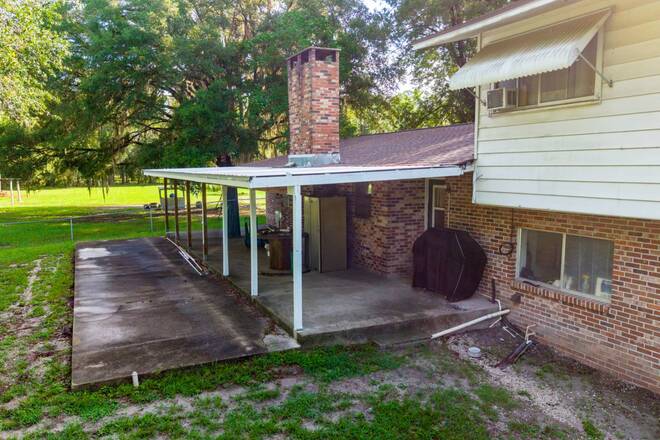 10400 SW 66th Ave, Hampton, FL 32044