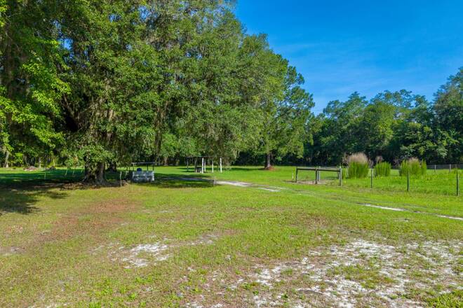 10400 SW 66th Ave, Hampton, FL 32044