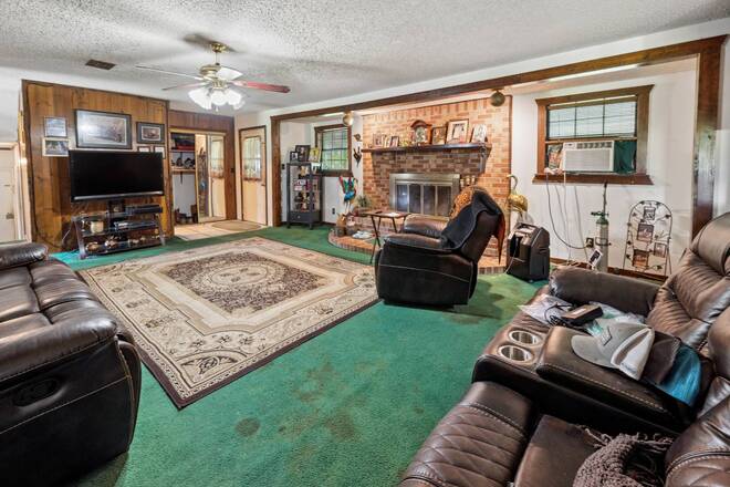 10400 SW 66th Ave, Hampton, FL 32044