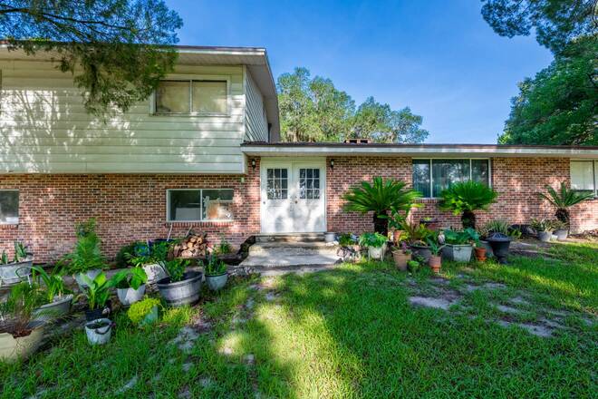 10400 SW 66th Ave, Hampton, FL 32044