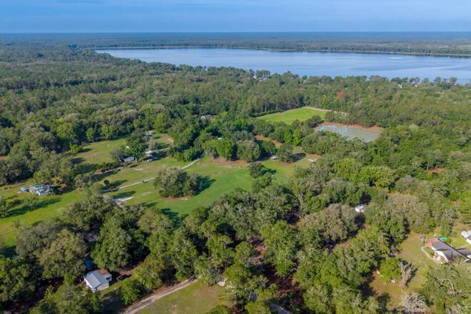 10400 SW 66th Ave, Hampton, FL 32044