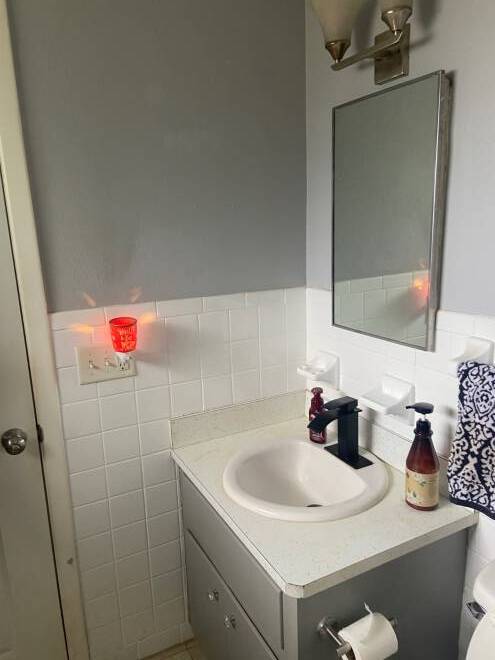 2053 Ronald Ln, Jacksonville, FL 32216