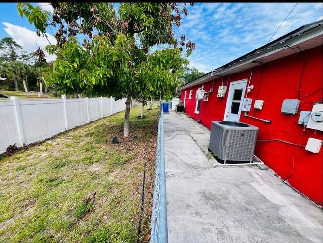 619 Broadway Ave, Lehigh Acres, FL 33972