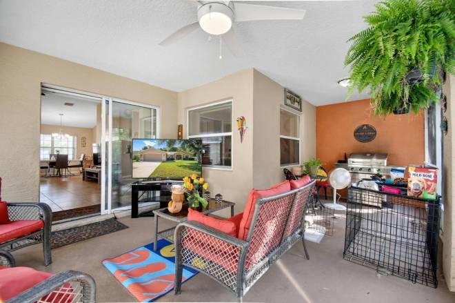203 Frontier Dr, Palm Coast, FL 32137