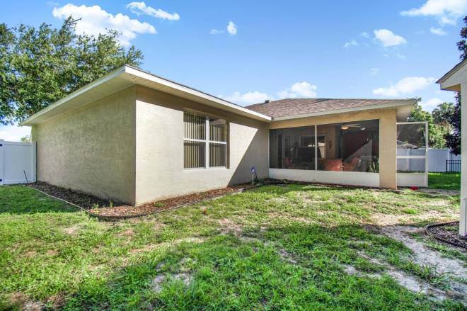 203 Frontier Dr, Palm Coast, FL 32137