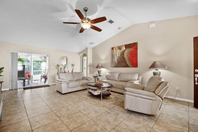 203 Frontier Dr, Palm Coast, FL 32137
