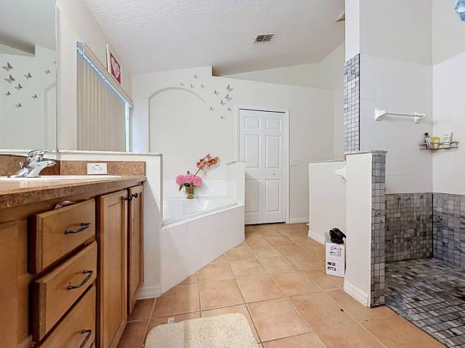 230 HYPOLITA AVE, DAVENPORT, FL 33897