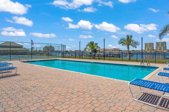 312 11th E Ave, Palmetto, FL 34221