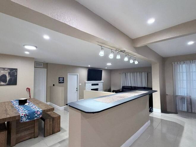 2000 SW 95th Ter, Miramar, FL 33025