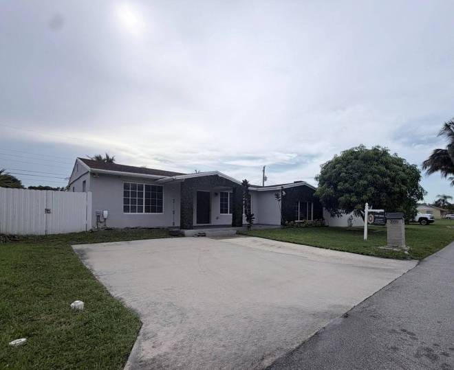 2000 SW 95th Ter