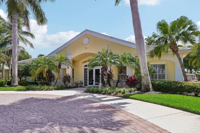 2538 Blackburn Cir, Cape Coral, FL 33991