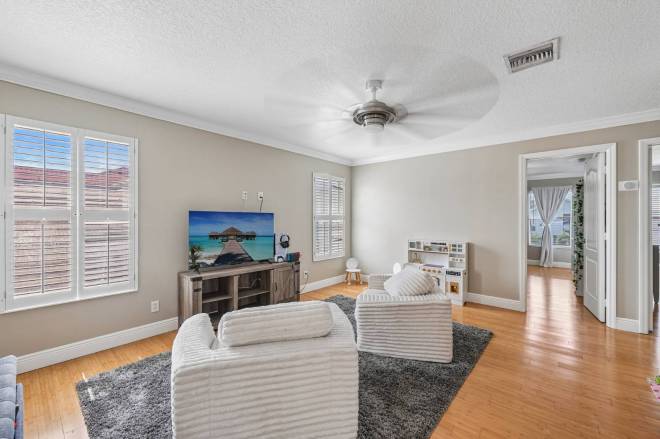 2538 Blackburn Cir, Cape Coral, FL 33991