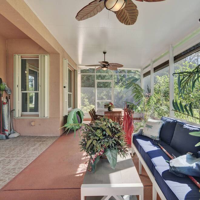 5411 Place Lake Dr, Fort Pierce, FL 34951